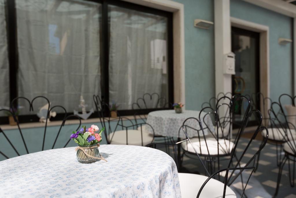 Ginevra Hotel *