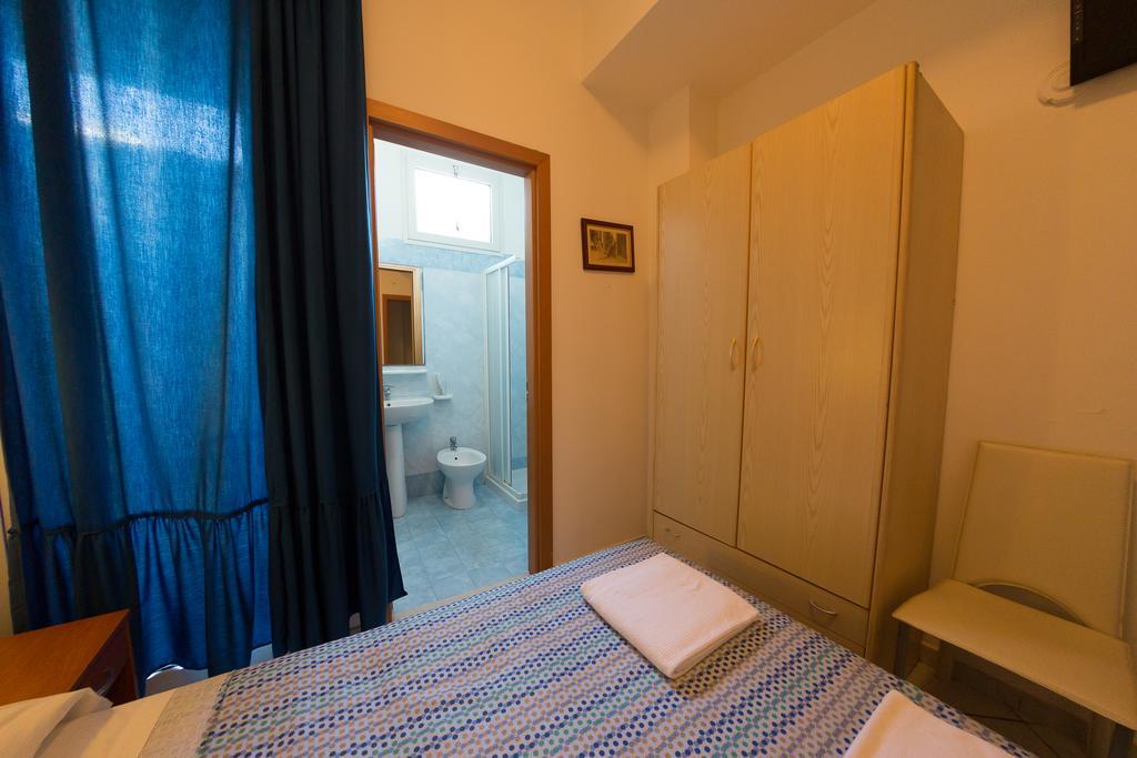 Ginevra Hotel *